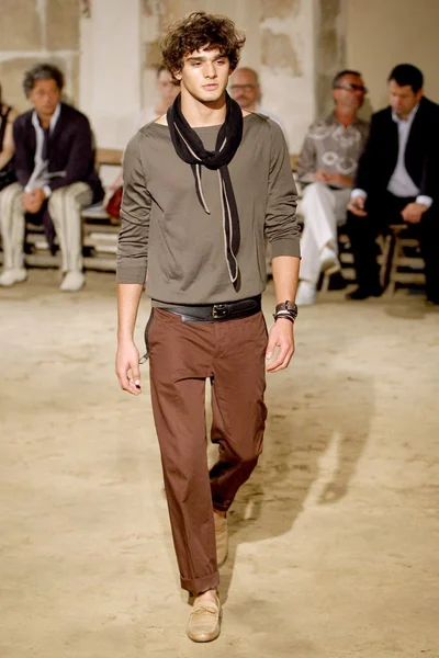 Look 4